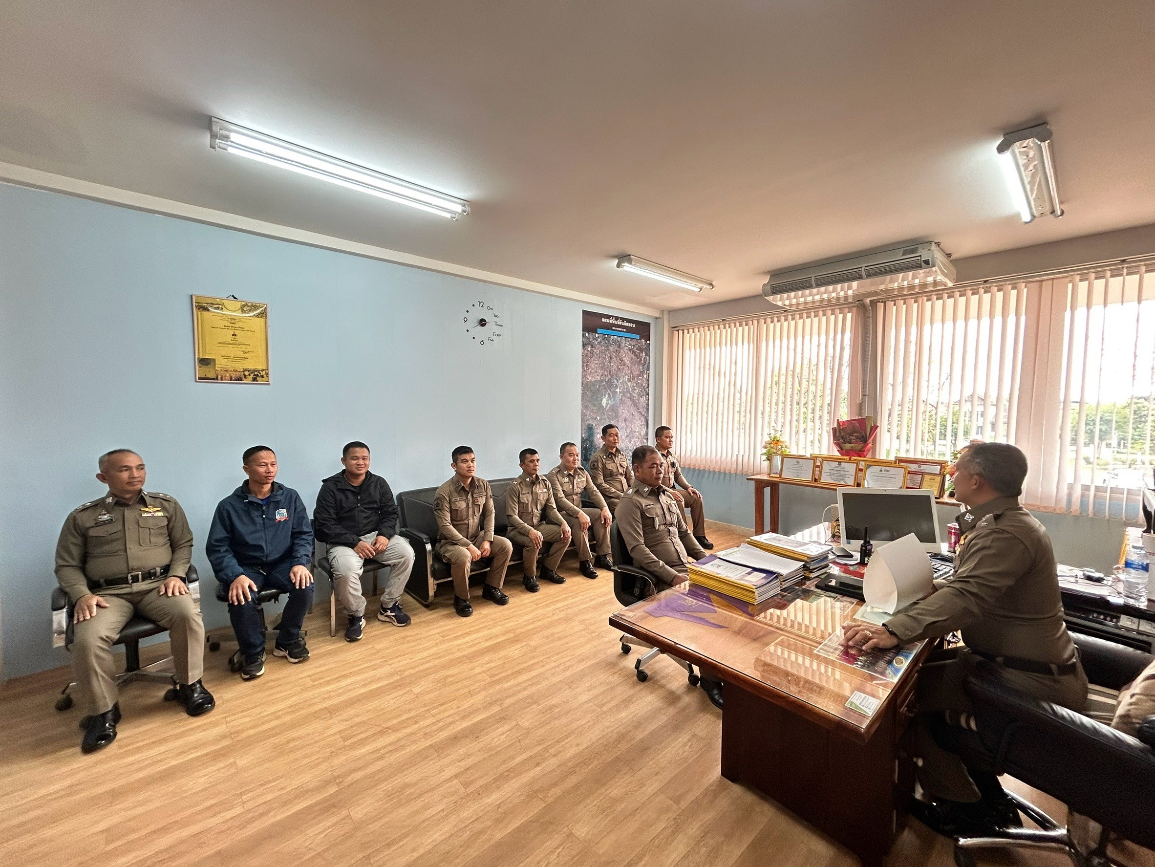 LINE_ALBUM_รวมแถวประจำสัปดาห์ และประชุมเจ้าหน้า_250318_70