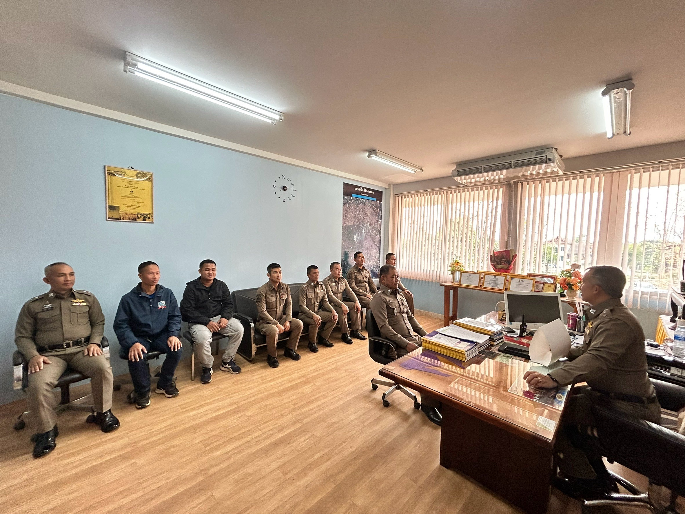 LINE_ALBUM_รวมแถวประจำสัปดาห์ และประชุมเจ้าหน้า_250318_71